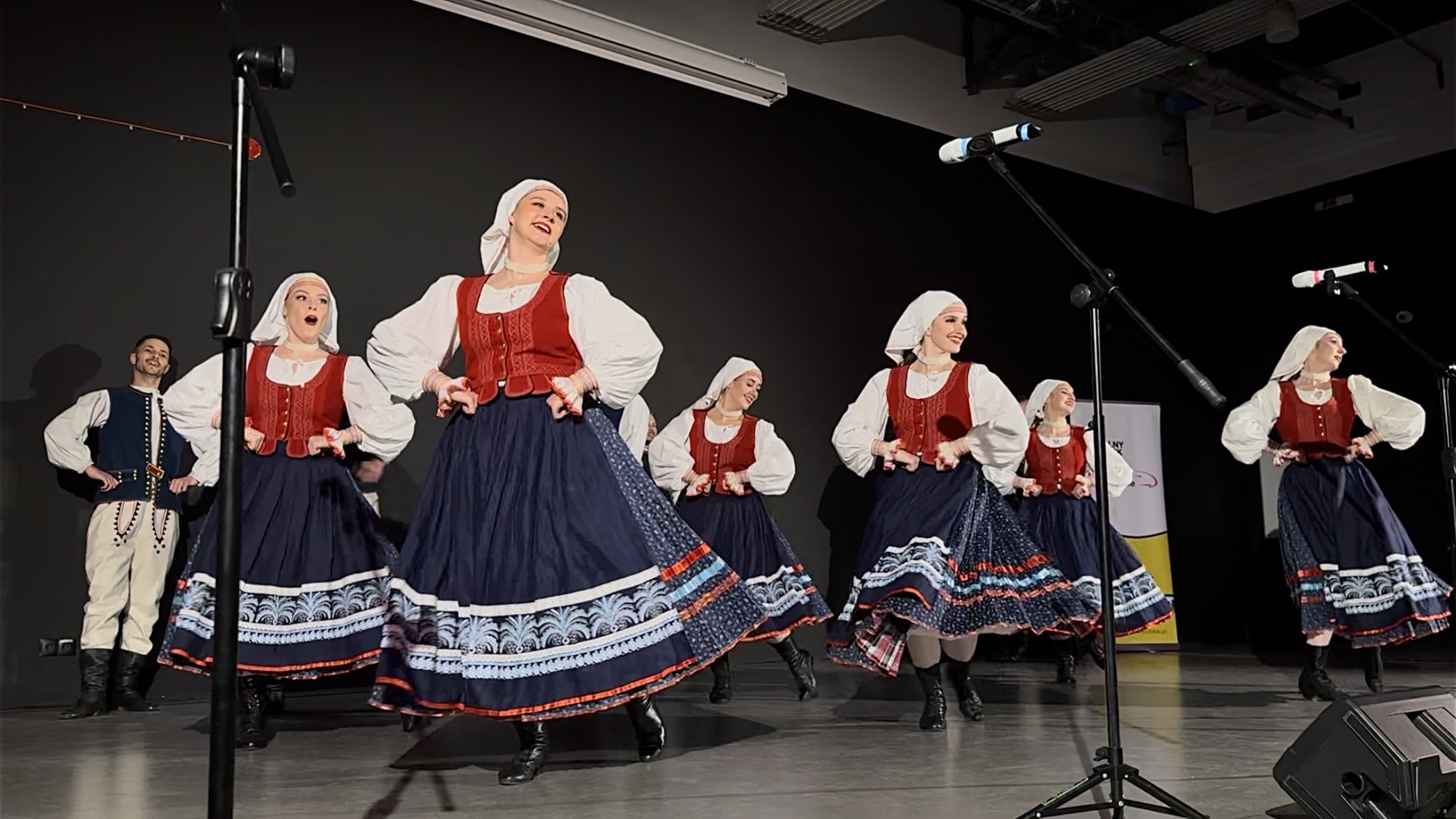 koncert - tańce łemkowskie - solo damskie